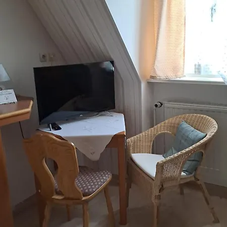 Keller's Quartier Im Burghotel فندق
